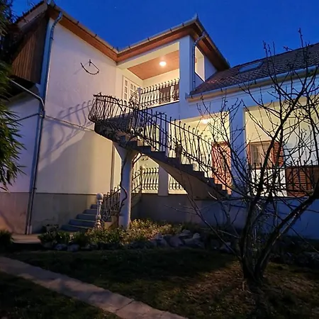 Appartamento Rozsa *